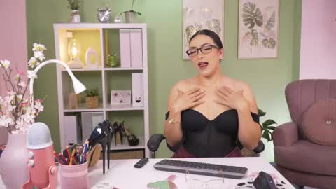 Kimberly 1200-1900 GMT-5 online show from July 22, 8:43 pm
