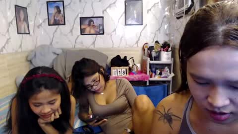 kimchuueee online show from July 20, 12:29 pm