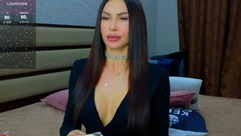 KIm online show from October 23, 6:25 pm