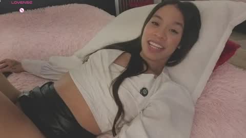 kimhilton online show from June 7, 7:04 am