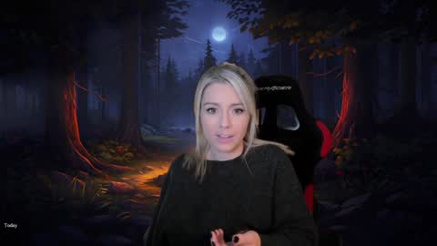 Snapshot of kimilee22 chatting on December 4, 8:18 pm Wolfs Girl online show from December 4, 8:18 pm