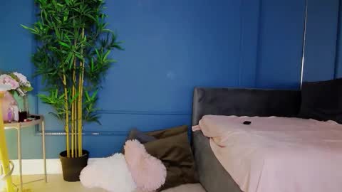 kimmdaviss online show from February 21, 9:10 am