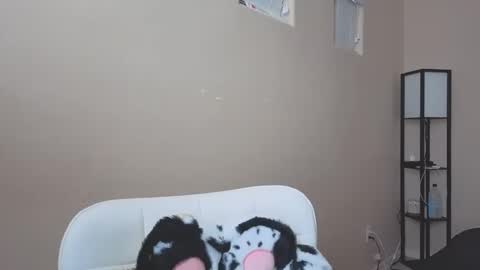 Kimmi online show from March 1, 6:54 pm