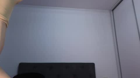 Kimmie online show from April 27, 7:11 pm