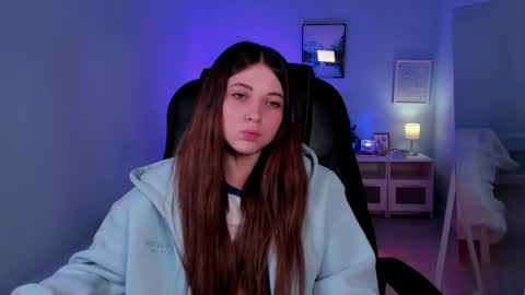  Your Kimmie  follow me  online show from April 12, 9:34 am