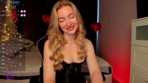 kimmy1_powell online show from February 18, 2:16 am