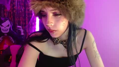 Snapshot of kind_scarlett chatting on October 29, 3:00 am Kind Scarlett online show from October 29, 3:00 am