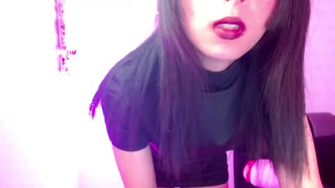 Snapshot of kind_scarlett chatting on January 5, 10:08 pm Kind Scarlett online show from January 5, 10:08 pm