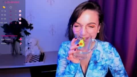 Hazel online show from November 7, 3:06 pm