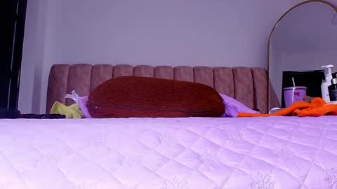 Bella online show from April 27, 3:03 am