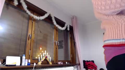 Snapshot of kingandprincess chatting on January 5, 6:24 pm sexysexyhotwetpinkredpussy online show from January 5, 6:24 pm