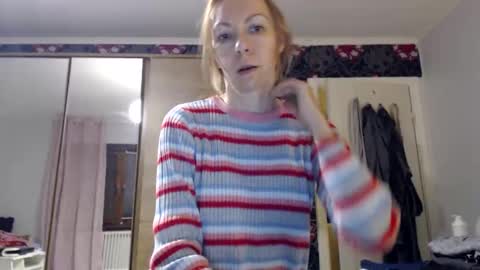 Snapshot of kingandprincess chatting on September 18, 7:56 pm sexysexyhotwetpinkredpussy online show from September 18, 7:56 pm