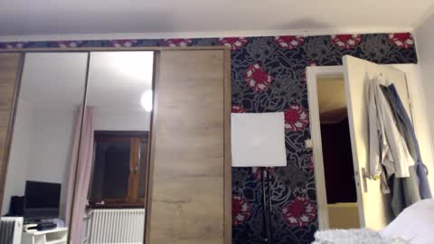 Snapshot of kingandprincess chatting on February 16, 5:26 pm sexysexyhotwetpinkredpussy online show from February 16, 5:26 pm