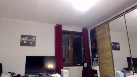 Snapshot of kingandprincess chatting on January 31, 9:05 pm sexysexyhotwetpinkredpussy online show from January 31, 9:05 pm