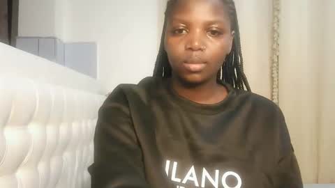 Lola online show from April 2, 11:24 pm