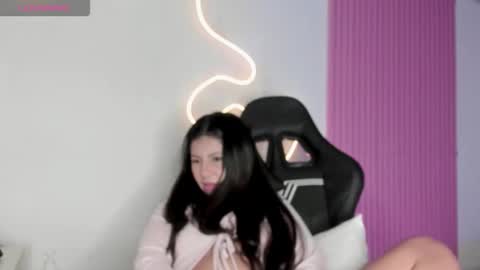 kinky yeyns online show from June 11, 7:16 am