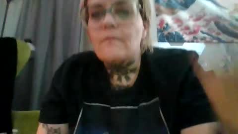 Snapshot of kinkypinkyplay2 chatting on February 19, 10:23 am Kinky Pinky online show from February 19, 10:23 am