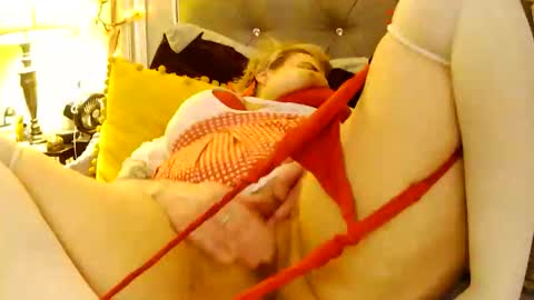 Snapshot of kinkypinkyplay2 chatting on October 31, 8:18 am Kinky Pinky online show from October 31, 8:18 am