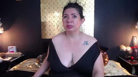 kinkyy_mom online show from April 15, 8:42 pm