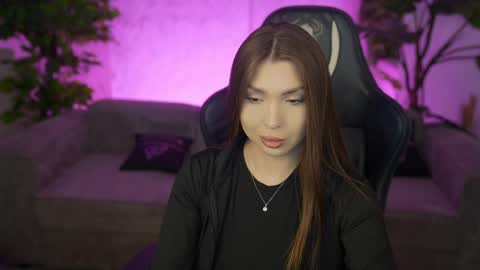 Sweet girls online show from April 6, 7:20 am