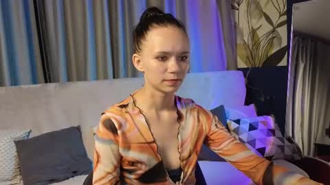 kira_bliss_ online show from July 4, 3:24 am