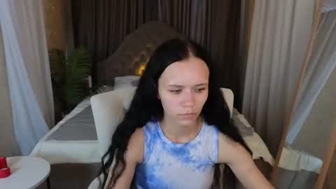 kira_bliss_ online show from July 17, 2:16 am