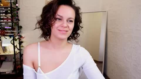 kira_energy online show from March 7, 1:56 am