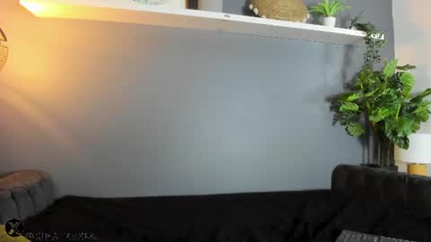 kira_exe online show from June 10, 11:42 am