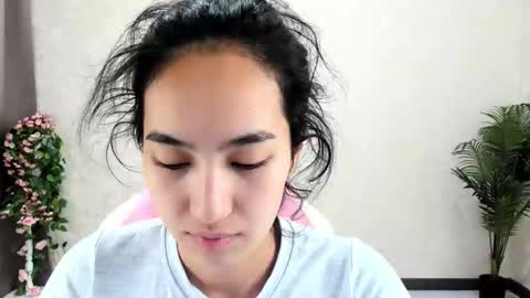 Aura online show from November 6, 1:00 am