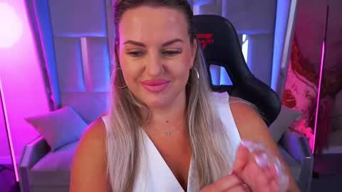 Kira online show from September 19, 9:36 pm