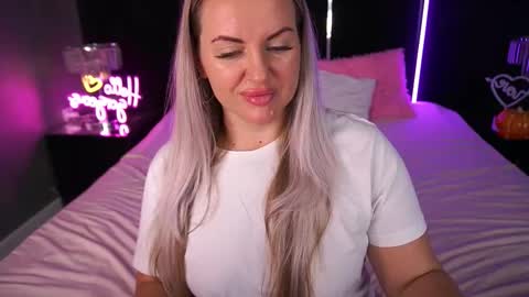 Kira online show from November 8, 3:22 am