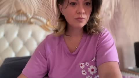 KiraDivine online show from April 24, 12:08 pm