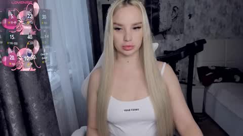 kirakrox online show from December 4, 8:27 am