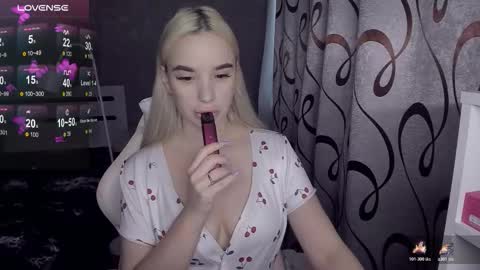 kirakrox online show from March 5, 11:50 am