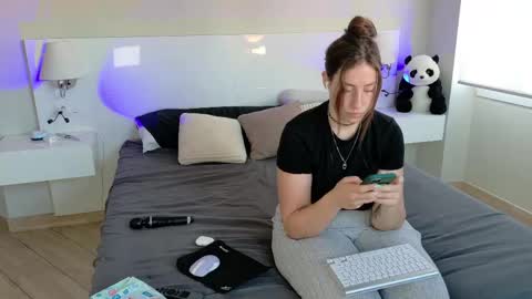 Kira online show from March 23, 8:09 am