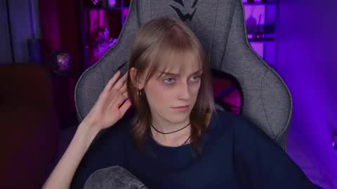 Kira online show from April 25, 11:35 pm