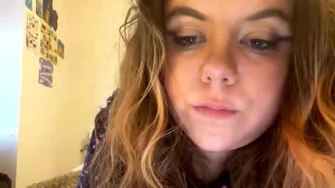 kiraslut981151 online show from March 6, 4:24 pm