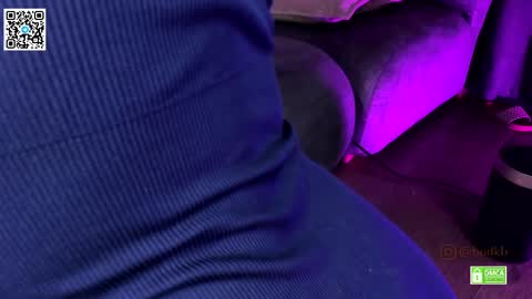 HAPPY FIRST OF DECEMBER online show from April 30, 5:34 am