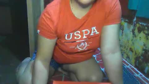 Snapshot of kiss_me_loves chatting on October 11, 8:19 am kiss_me_loves online show from October 11, 8:19 am