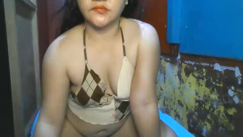 Snapshot of kiss_me_loves chatting on September 23, 1:37 am kiss_me_loves online show from September 23, 1:37 am