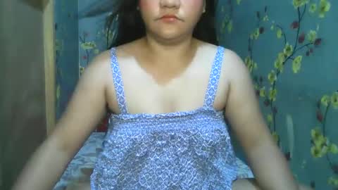 Snapshot of kiss_me_loves chatting on March 3, 12:12 am kiss_me_loves online show from March 3, 12:12 am