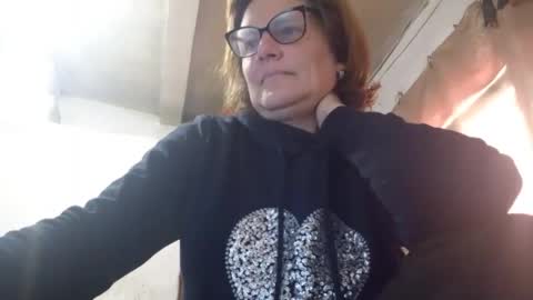 kissandvibe online show from March 27, 7:54 am