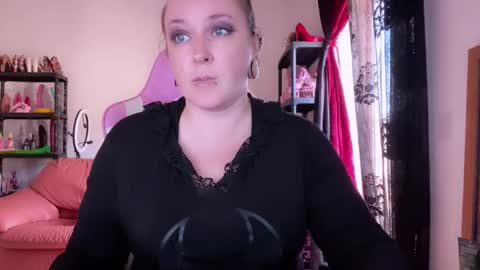 kissica online show from November 11, 2:25 pm