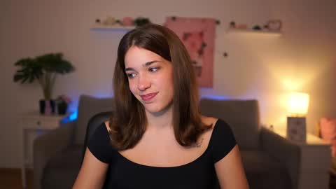 Sisi online show from October 21, 1:15 pm