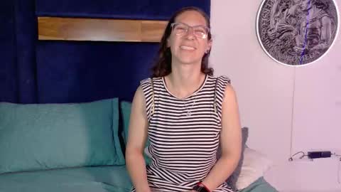 Kissing Company online show from September 12, 4:35 am