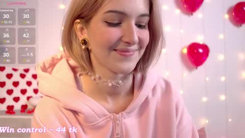 Snapshot of kisskiss_muah chatting on February 18, 2:16 pm Kate online show from February 18, 2:16 pm