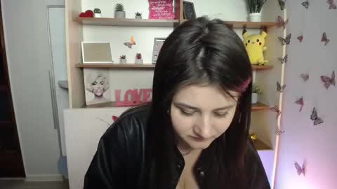 kissleoxx online show from June 2, 11:44 am
