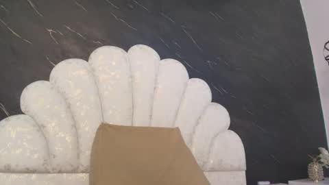 BELLA FLAME online show from April 25, 7:00 pm