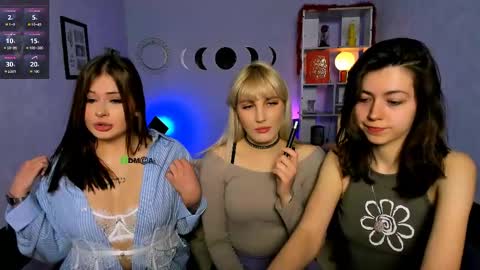 kitniss online show from April 26, 7:22 pm