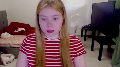 Jennyblonde and Emmabrunette online show from February 5, 2:09 pm
